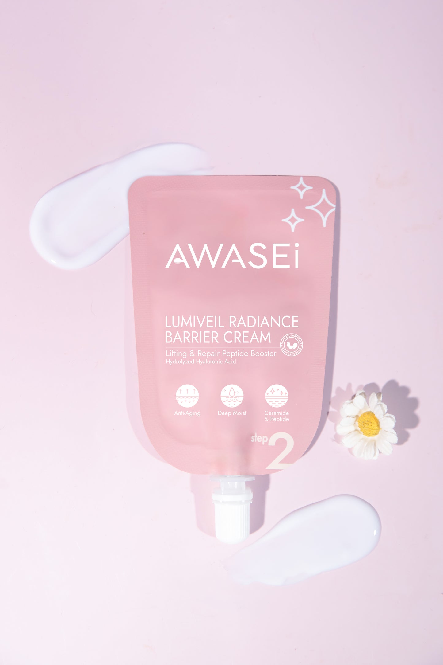 LUMIVEIL Radiance Barrier Cream จัดวางแบบ flat lay พร้อมเนื้อครีม